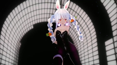 Pekora crab-legged pole dance