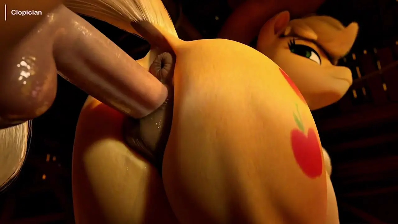 In the barn with Applejack
