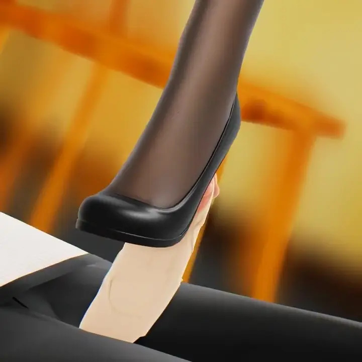 heel job anime