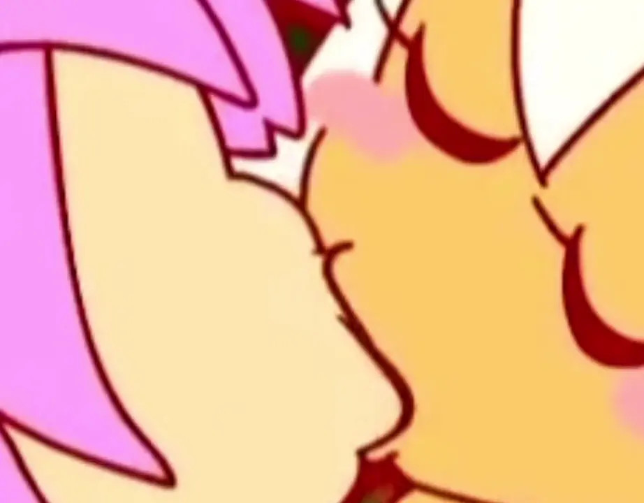 Minus8 kissing extended kirby