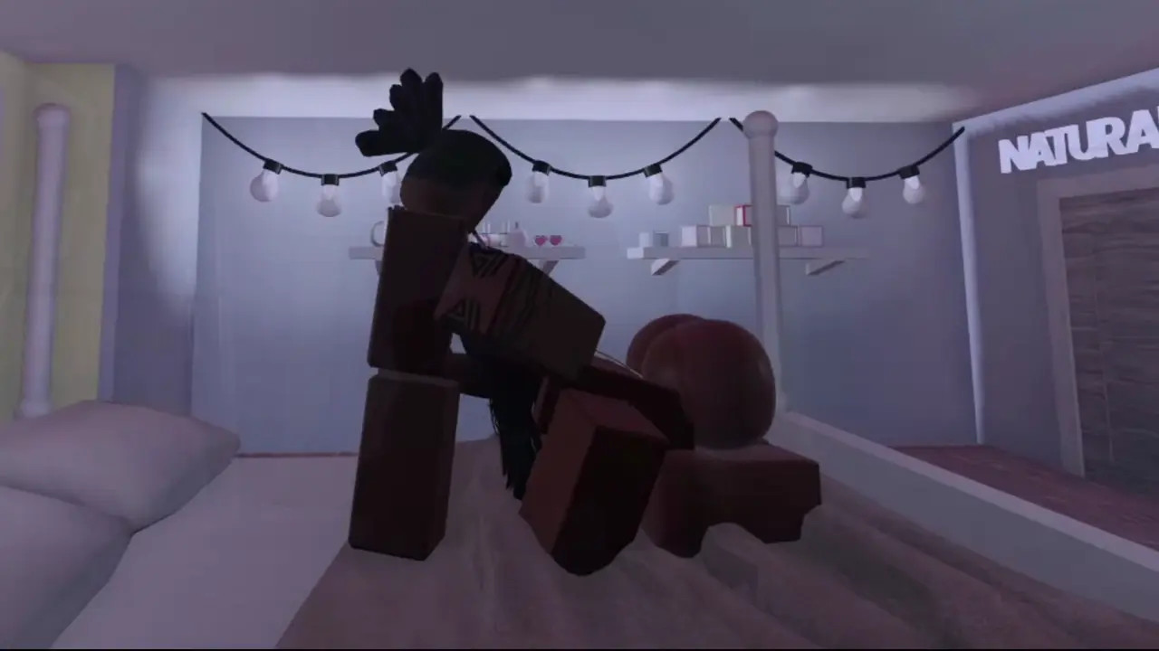 Fucking a Lesbian Polycule in Roblox