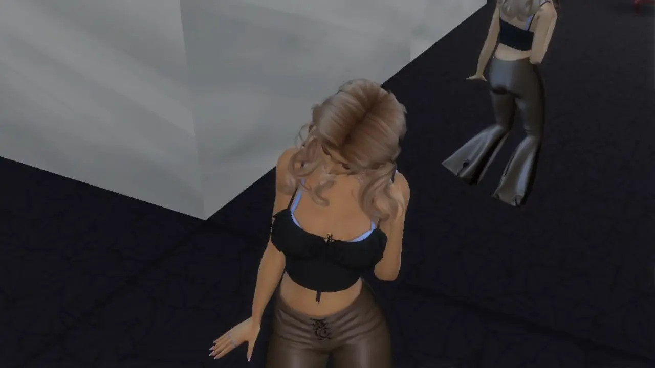 Canine Desires : Holly