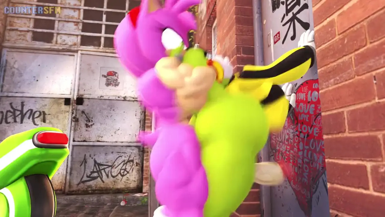Amy smashing Surge