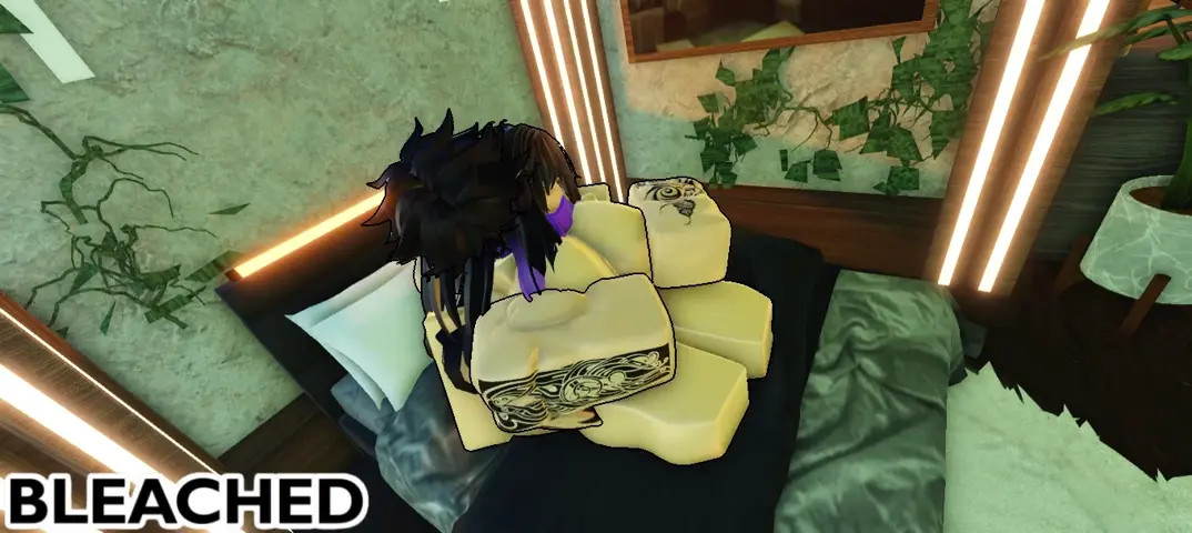 Naughty Roommate pays the rent with her Creamy Pussy - ROBLOX BLEACHED