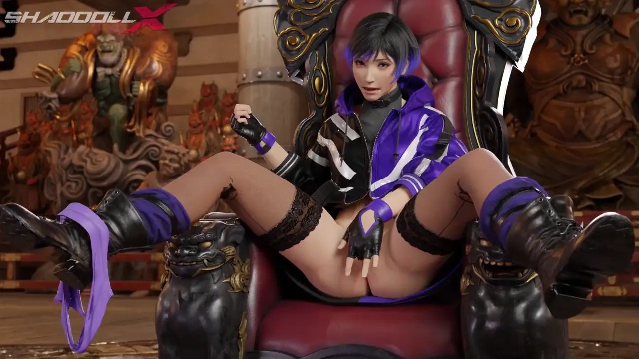 reina plays with her wet pussy