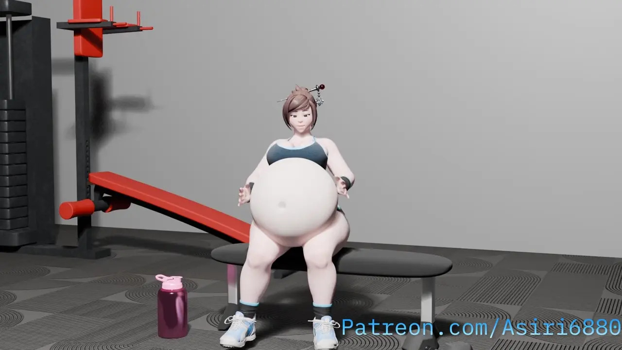 Mei hungry at the gym
