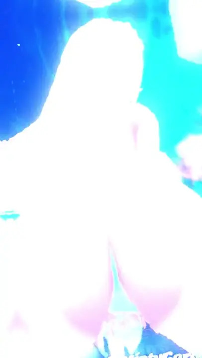 Throwing it back and then throwing it back~ (twerking short)