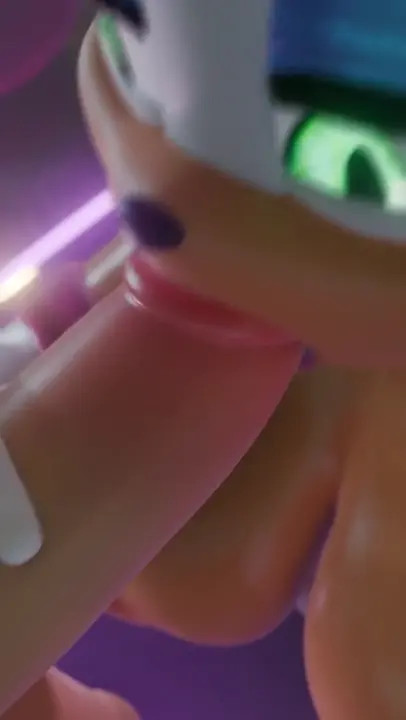 Rouge Stand Up Blowjob