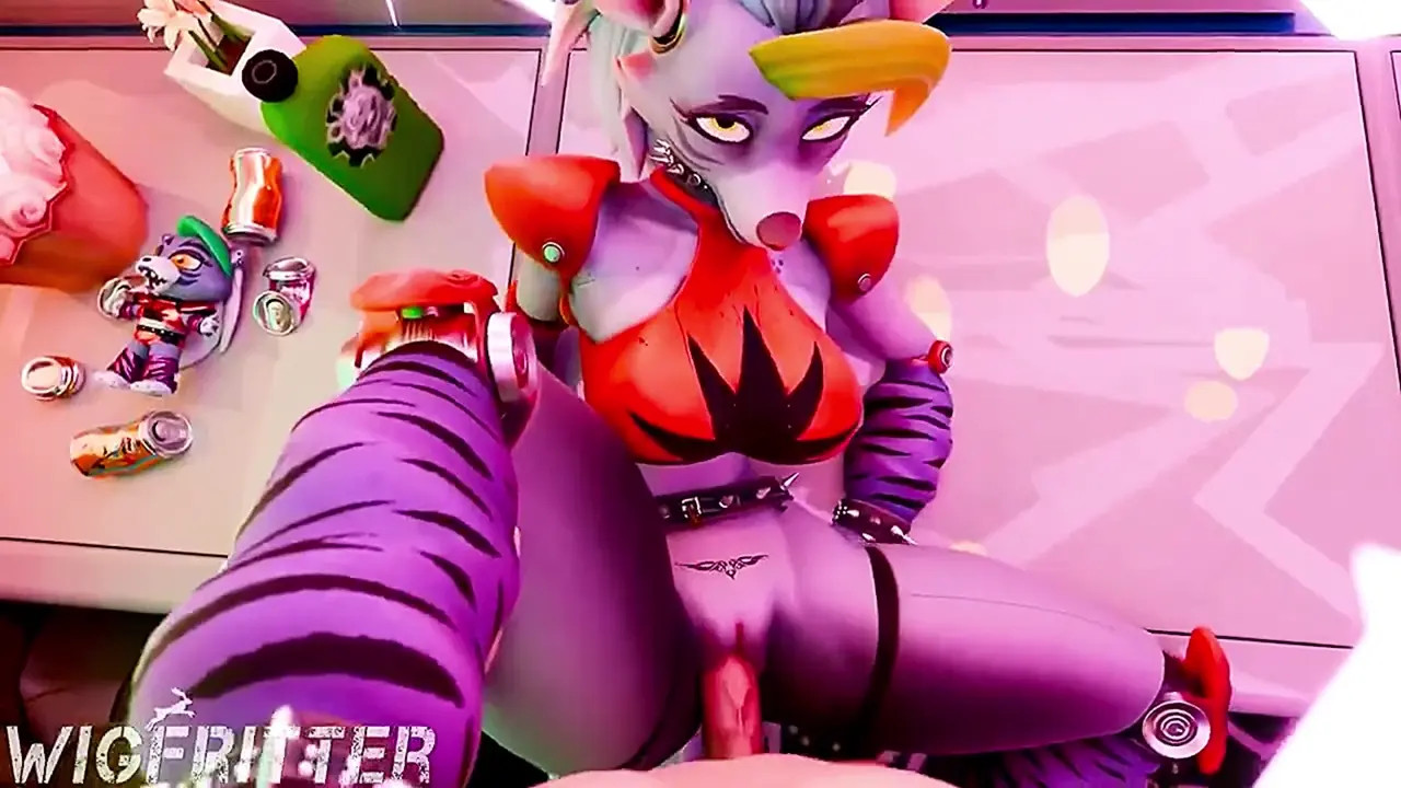 Roxanne pleasing her fans