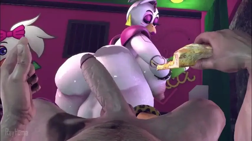 enticing chica