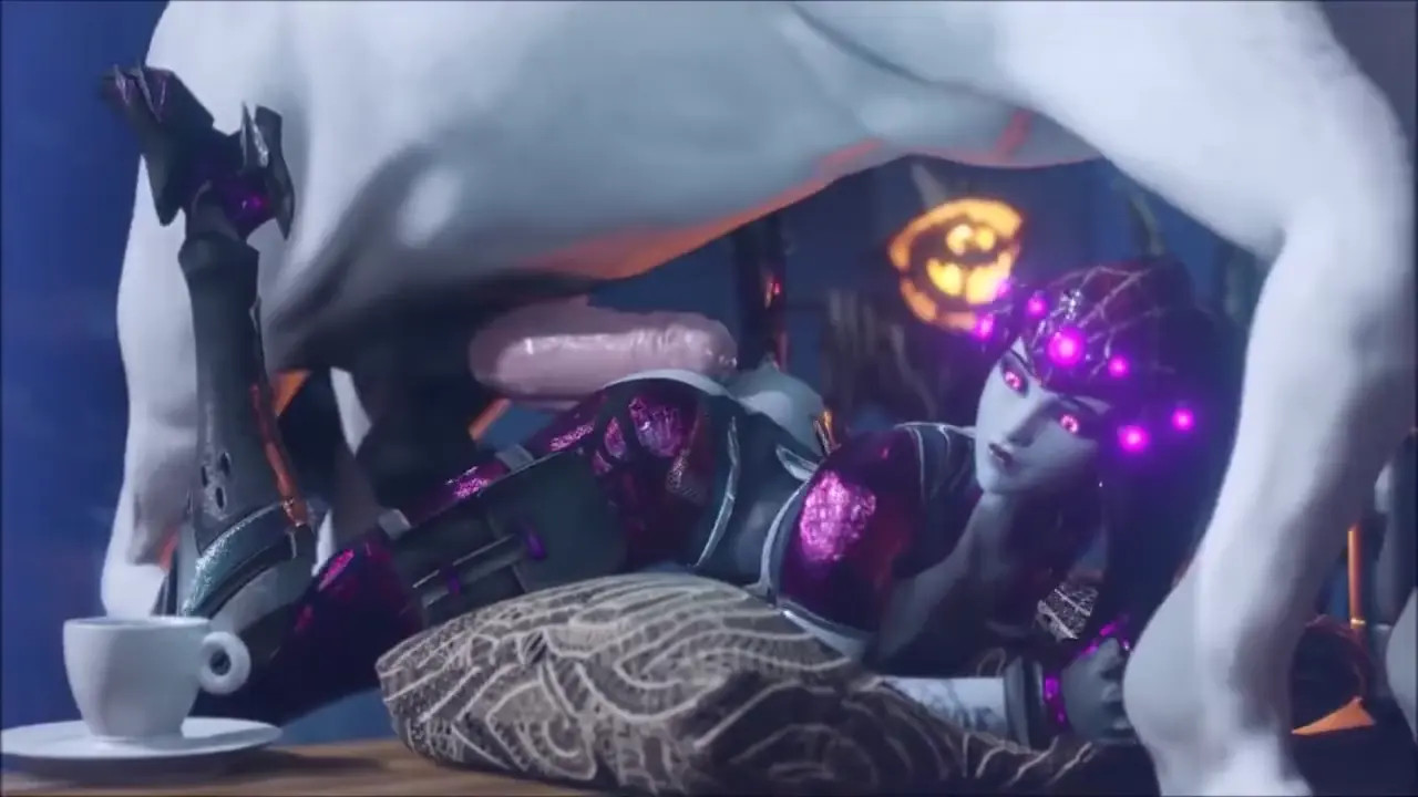 Widowmaker gets taken by a horse